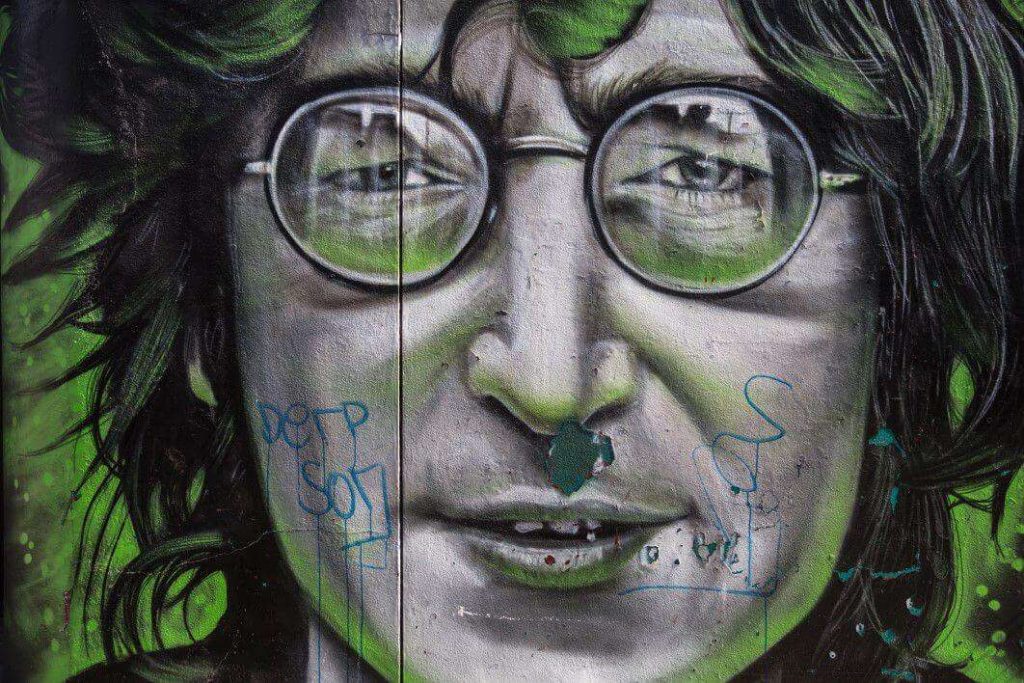 negative-space-john-lennon-man-street-art-graffitti-wall-paint-sunglasses-tom-eversley-thumb-1
